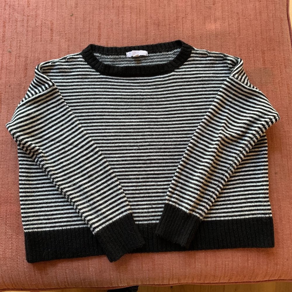 American Eagle Striped Cropped Crew Neck Sweater – Minimalist Capsule Wardrobe